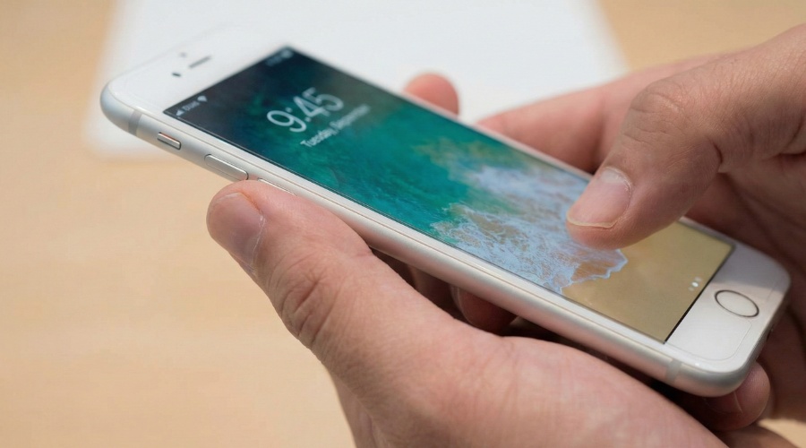 Laikykite įjungimo + garso didinimo mygtukus